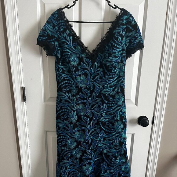 Mermaid Style Formal Gown - Picture 1 of 6